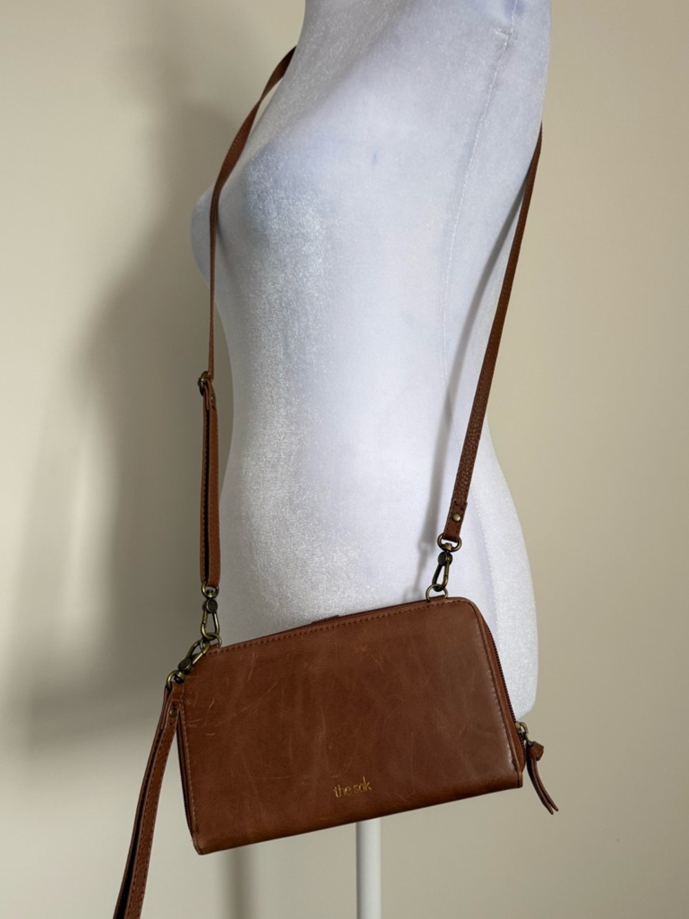 The Sak Brown Embossed Leather smartphone Crossbody Bag - Picture 2 of 11